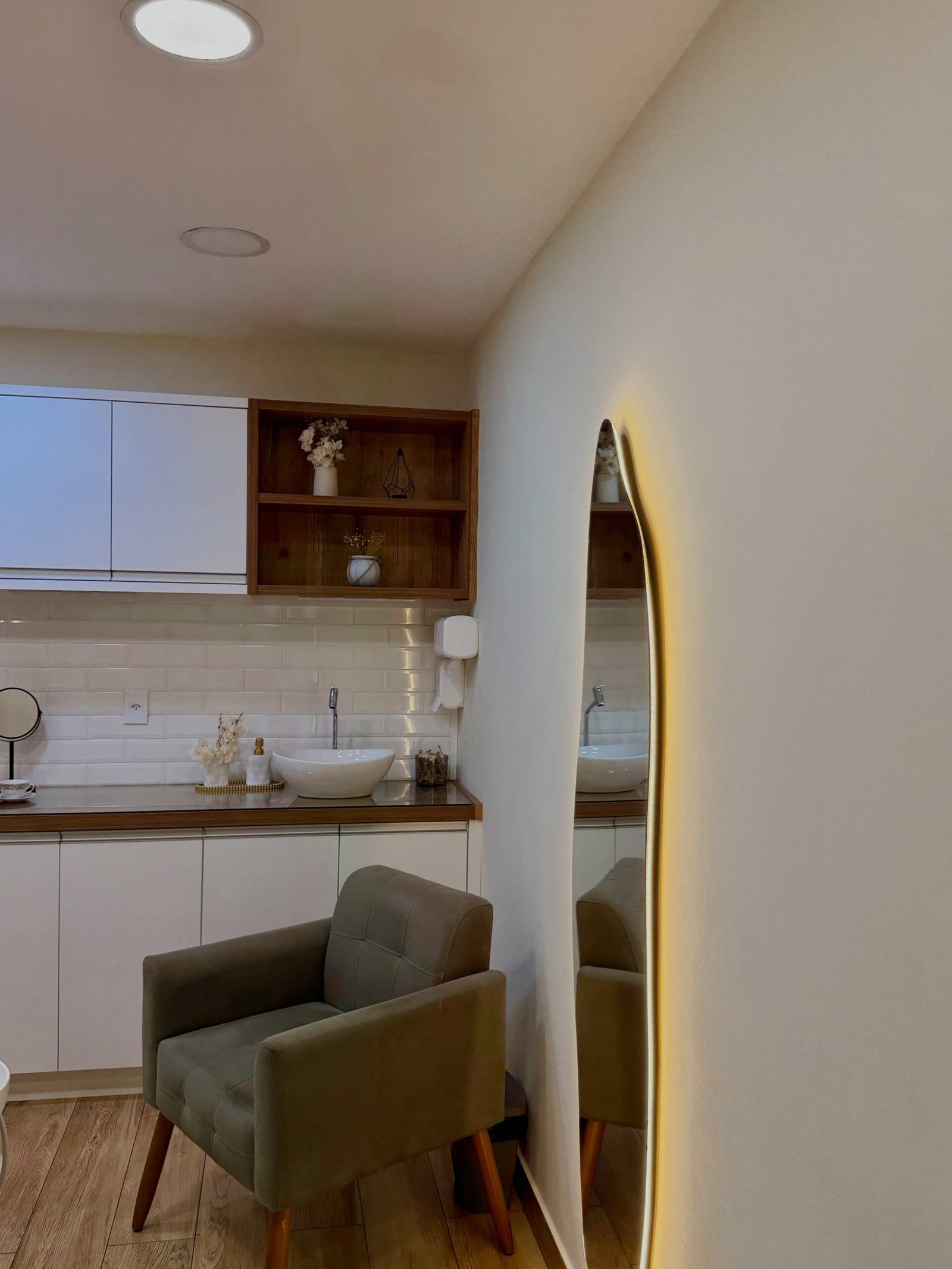 Edited in Tezza with: Vintage